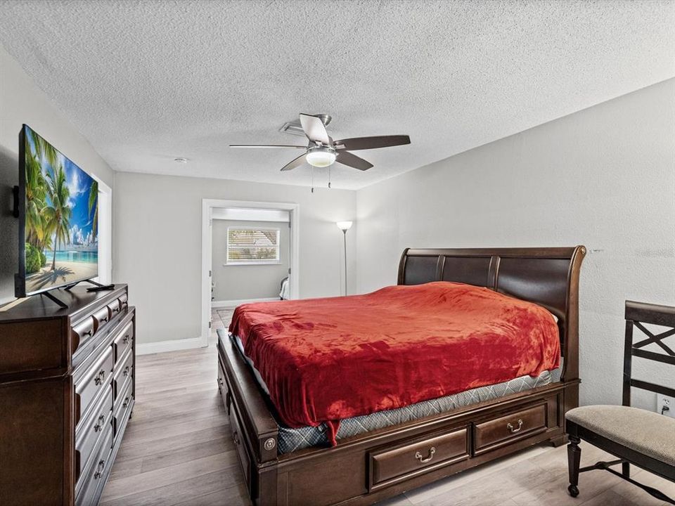 For Sale: $495,000 (3 beds, 2 baths, 1572 Square Feet)