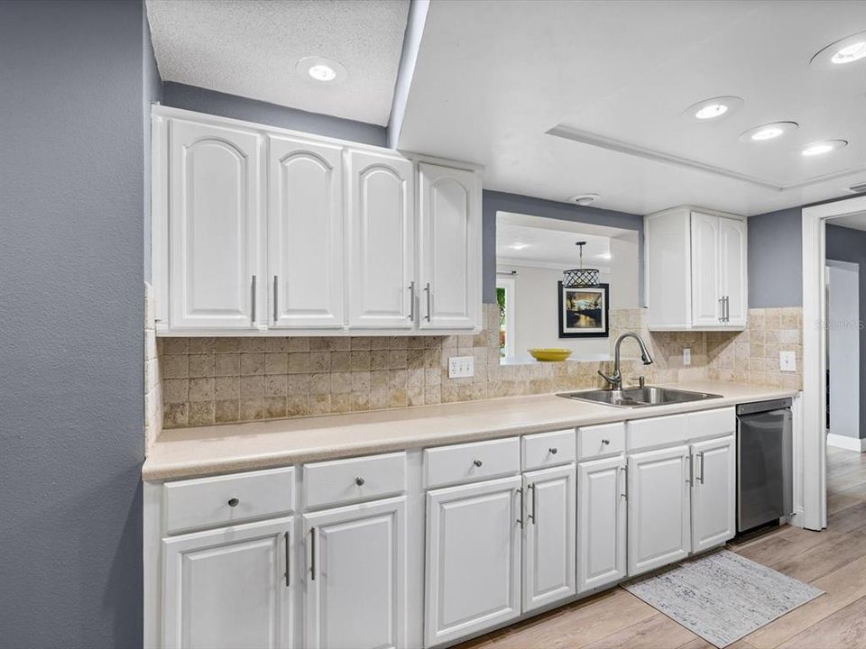 For Sale: $495,000 (3 beds, 2 baths, 1572 Square Feet)