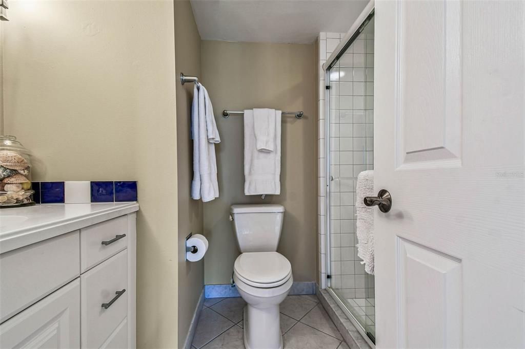 В аренду: $8,350 (2 спален, 2 ванн, 1275 Квадратных фут)