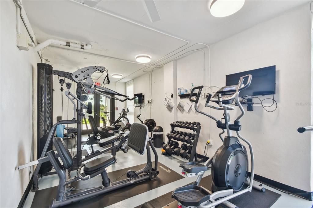 В аренду: $8,350 (2 спален, 2 ванн, 1275 Квадратных фут)