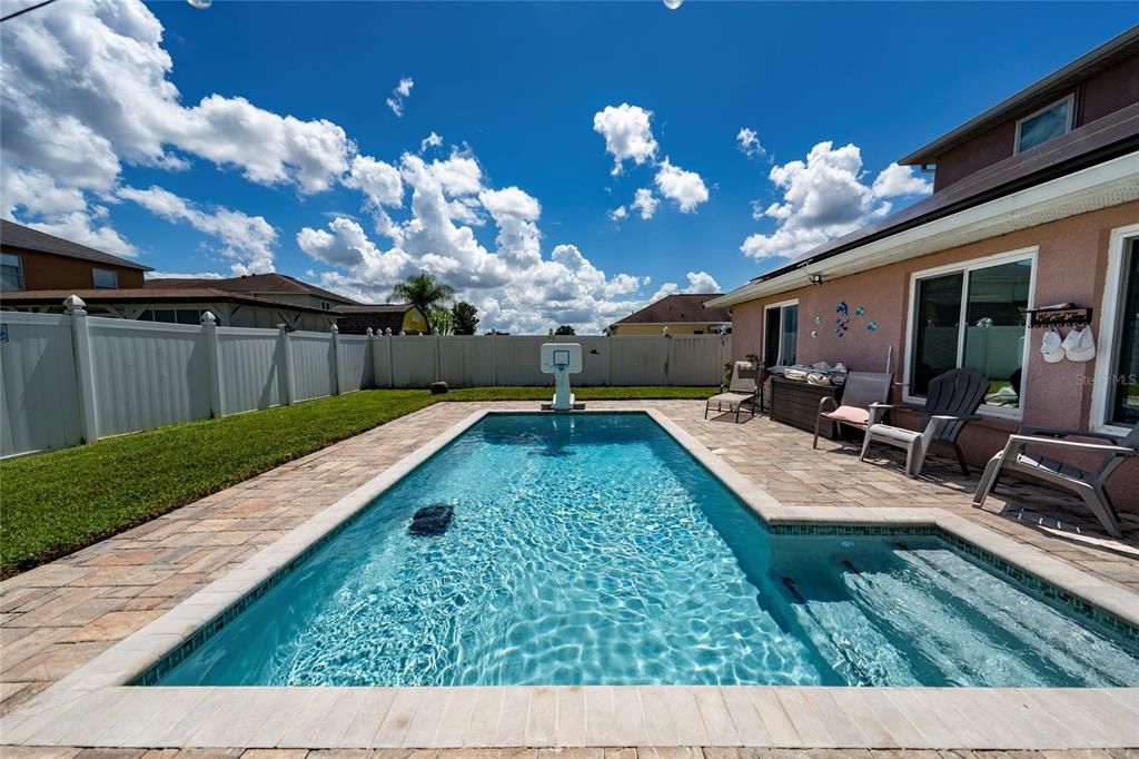 For Sale: $439,999 (4 beds, 3 baths, 2520 Square Feet)
