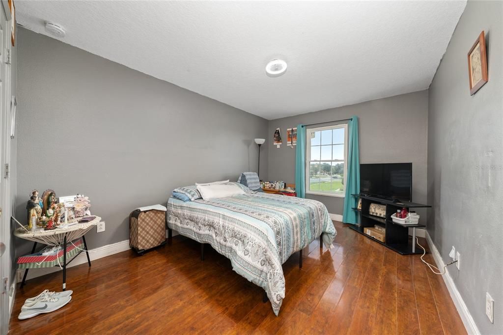 For Sale: $439,999 (4 beds, 3 baths, 2520 Square Feet)