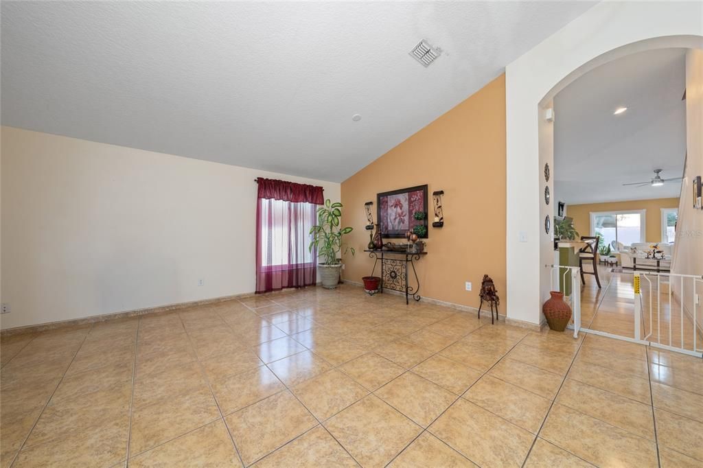 For Sale: $439,999 (4 beds, 3 baths, 2520 Square Feet)