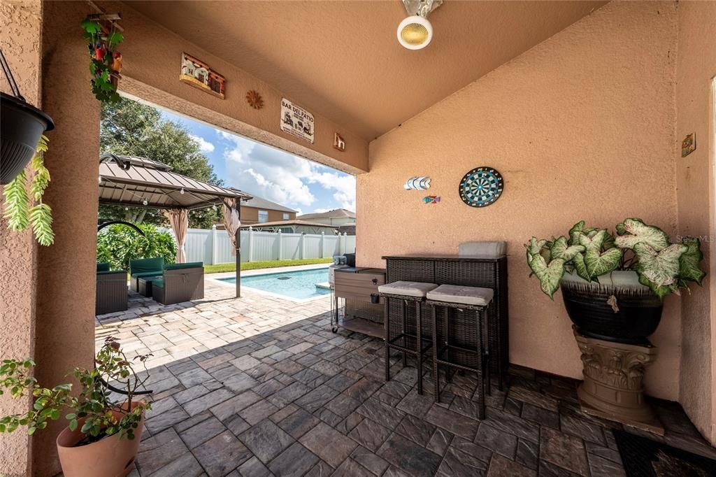 For Sale: $439,999 (4 beds, 3 baths, 2520 Square Feet)