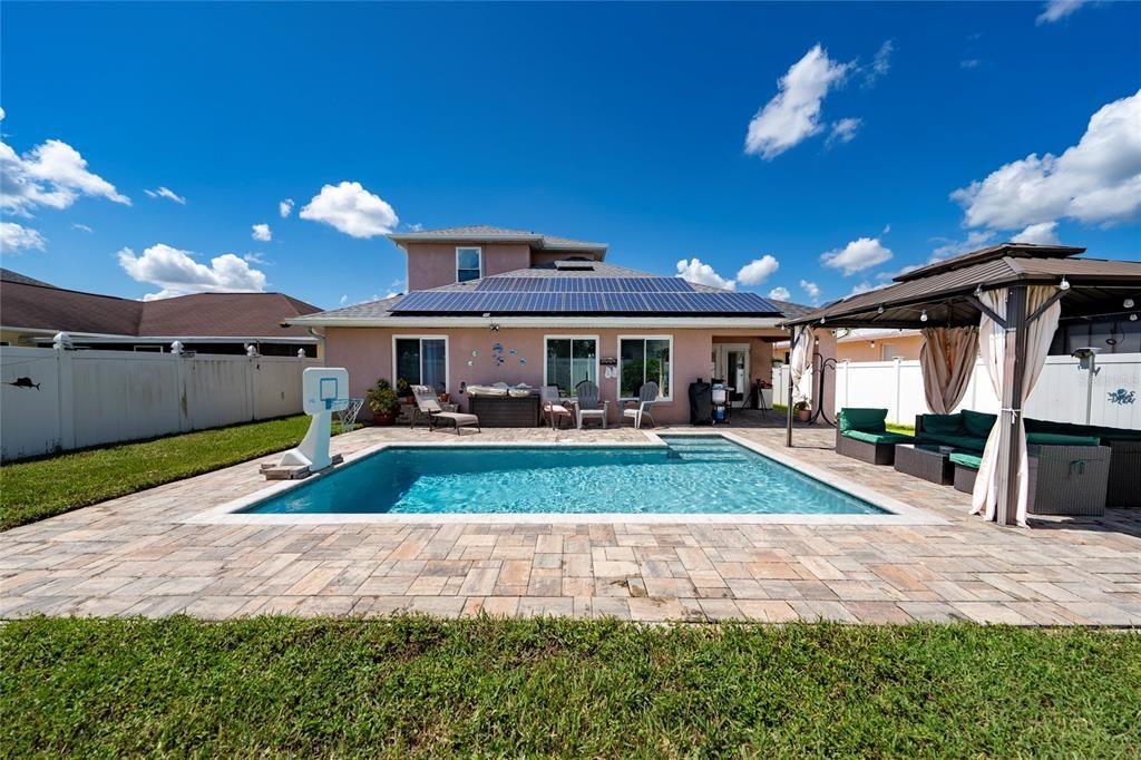 For Sale: $439,999 (4 beds, 3 baths, 2520 Square Feet)
