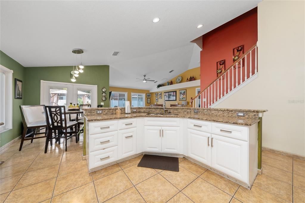 For Sale: $439,999 (4 beds, 3 baths, 2520 Square Feet)