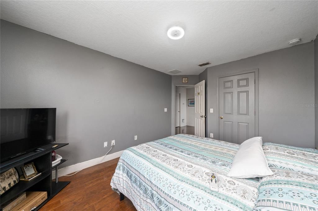 For Sale: $439,999 (4 beds, 3 baths, 2520 Square Feet)