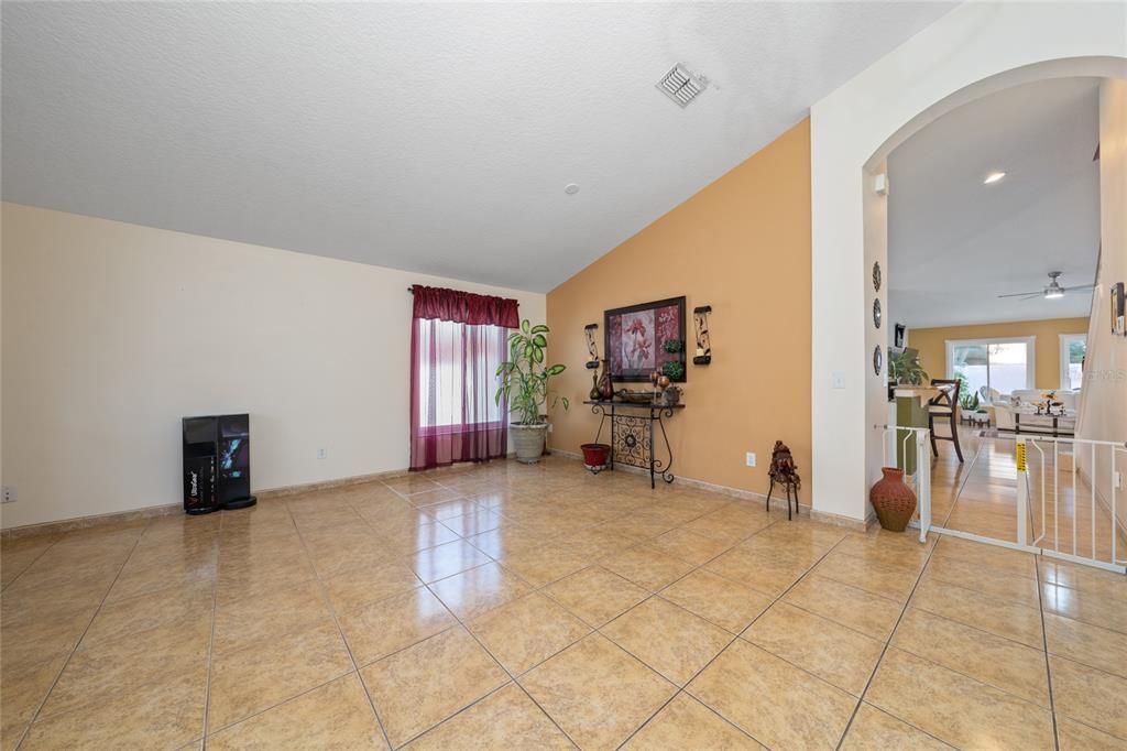 For Sale: $439,999 (4 beds, 3 baths, 2520 Square Feet)