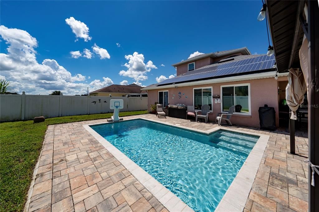For Sale: $439,999 (4 beds, 3 baths, 2520 Square Feet)