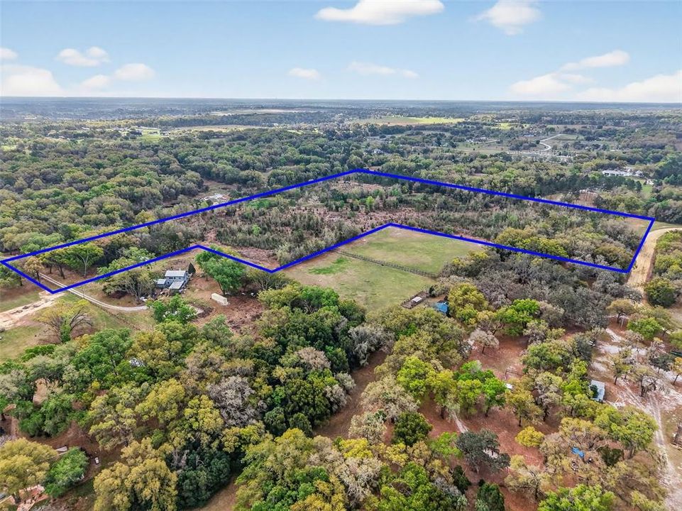 На продажу: $1,200,000 (30.20 acres)