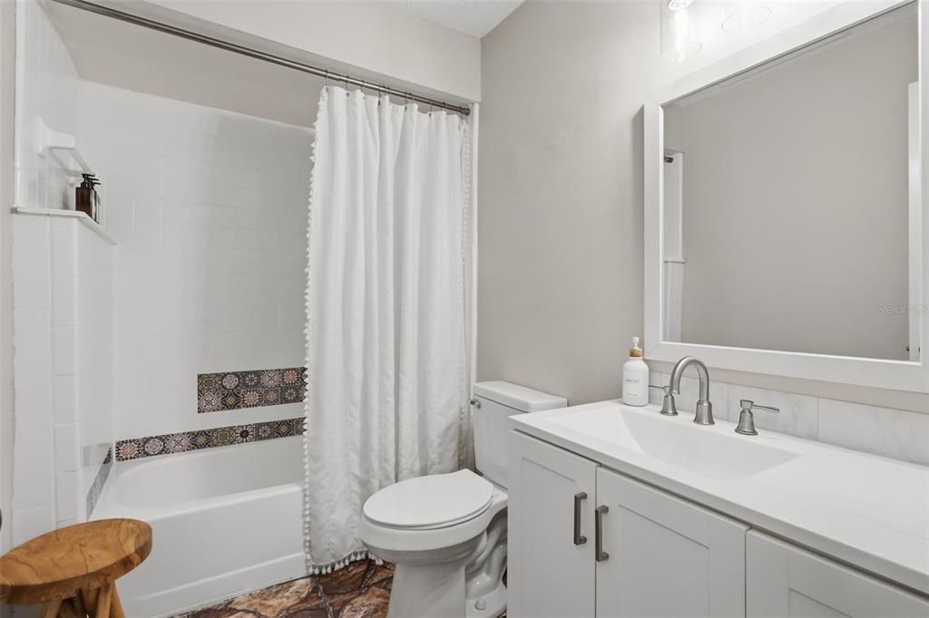 For Sale: $565,000 (5 beds, 3 baths, 2780 Square Feet)