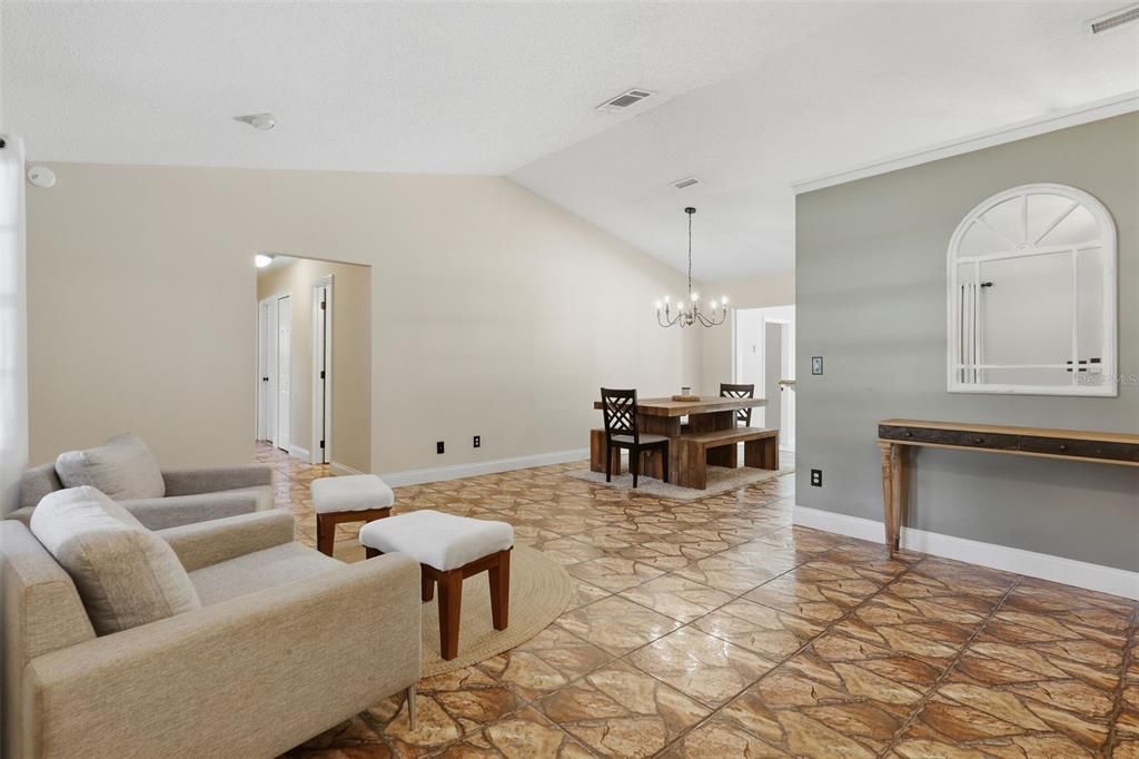 For Sale: $565,000 (5 beds, 3 baths, 2780 Square Feet)