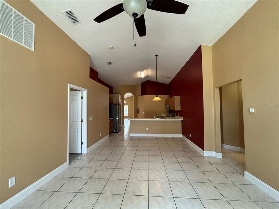 For Rent: $2,800 (4 beds, 3 baths, 1960 Square Feet)