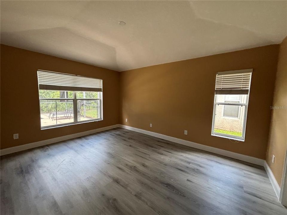 For Rent: $2,800 (4 beds, 3 baths, 1960 Square Feet)