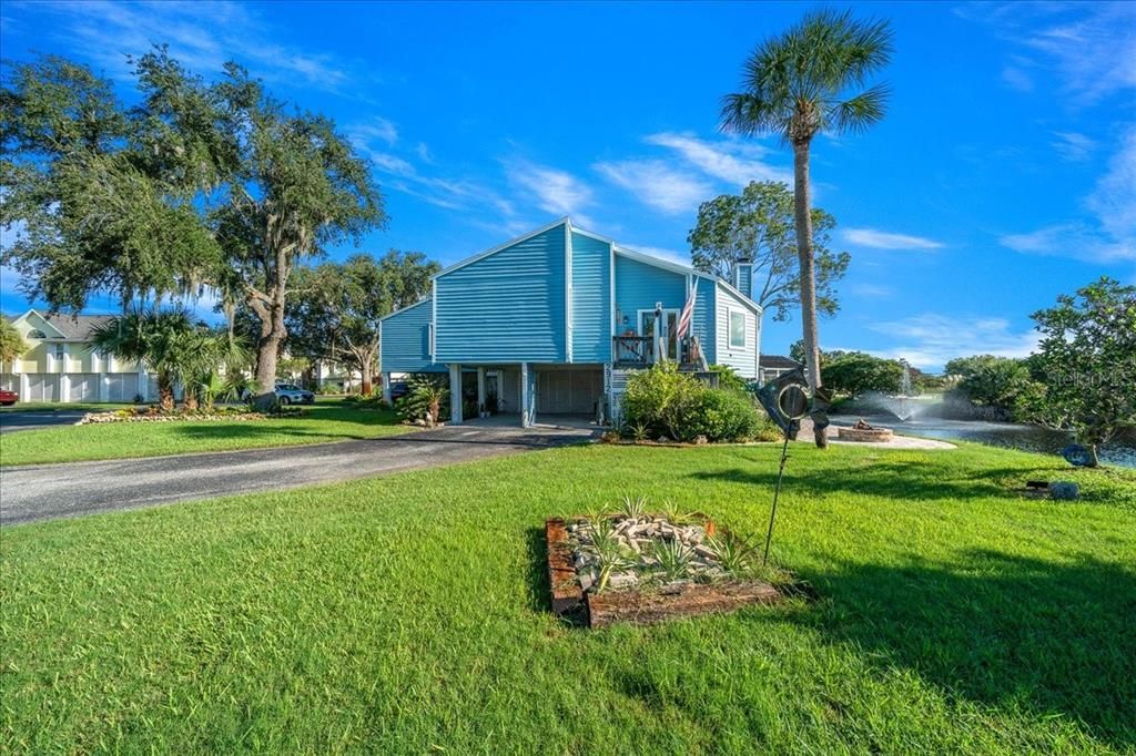 For Sale: $474,900 (2 beds, 2 baths, 1310 Square Feet)