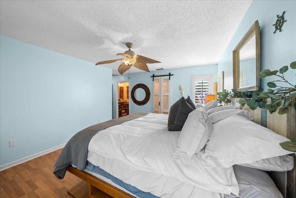For Sale: $474,900 (2 beds, 2 baths, 1310 Square Feet)