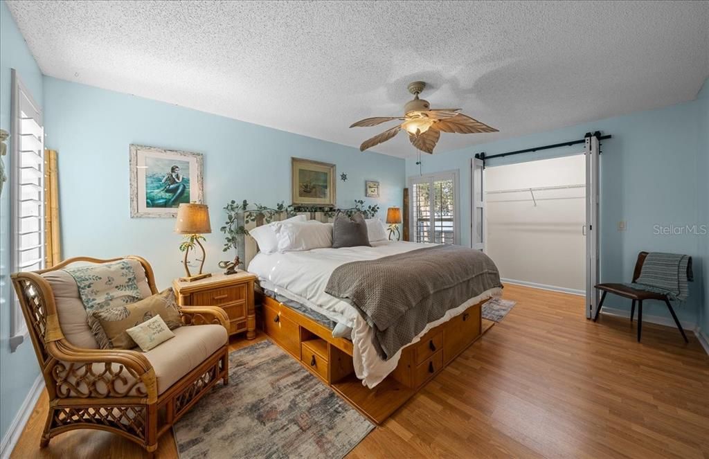 For Sale: $474,900 (2 beds, 2 baths, 1310 Square Feet)