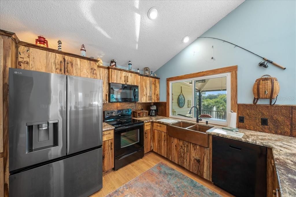 For Sale: $474,900 (2 beds, 2 baths, 1310 Square Feet)