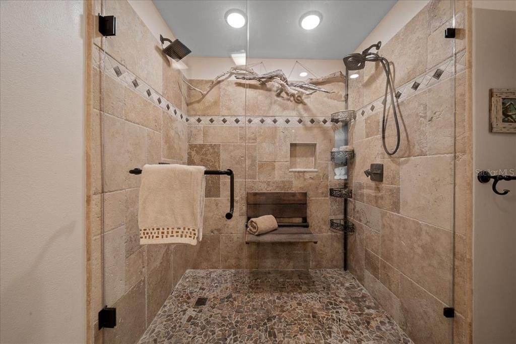 For Sale: $474,900 (2 beds, 2 baths, 1310 Square Feet)