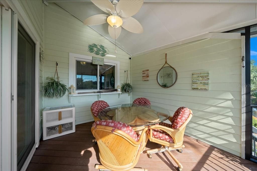 For Sale: $474,900 (2 beds, 2 baths, 1310 Square Feet)