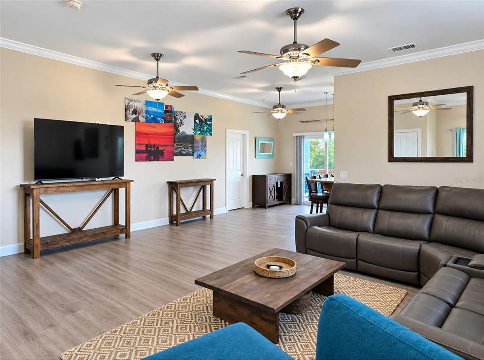 待售: $425,000 (3 贝兹, 2 浴室, 1691 平方英尺)