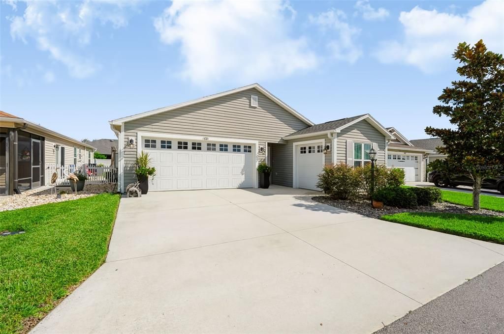 For Sale: $359,500 (3 beds, 2 baths, 1426 Square Feet)