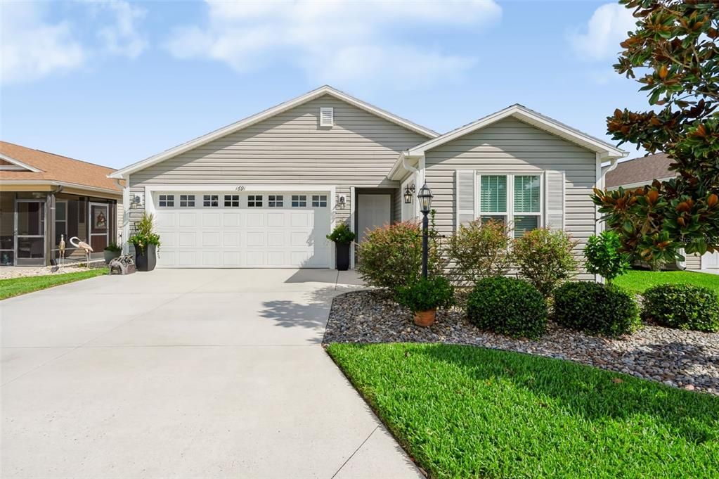For Sale: $359,500 (3 beds, 2 baths, 1426 Square Feet)