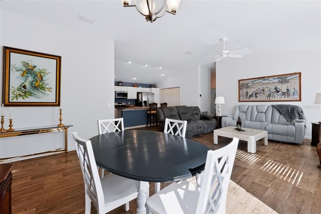For Sale: $359,500 (3 beds, 2 baths, 1426 Square Feet)