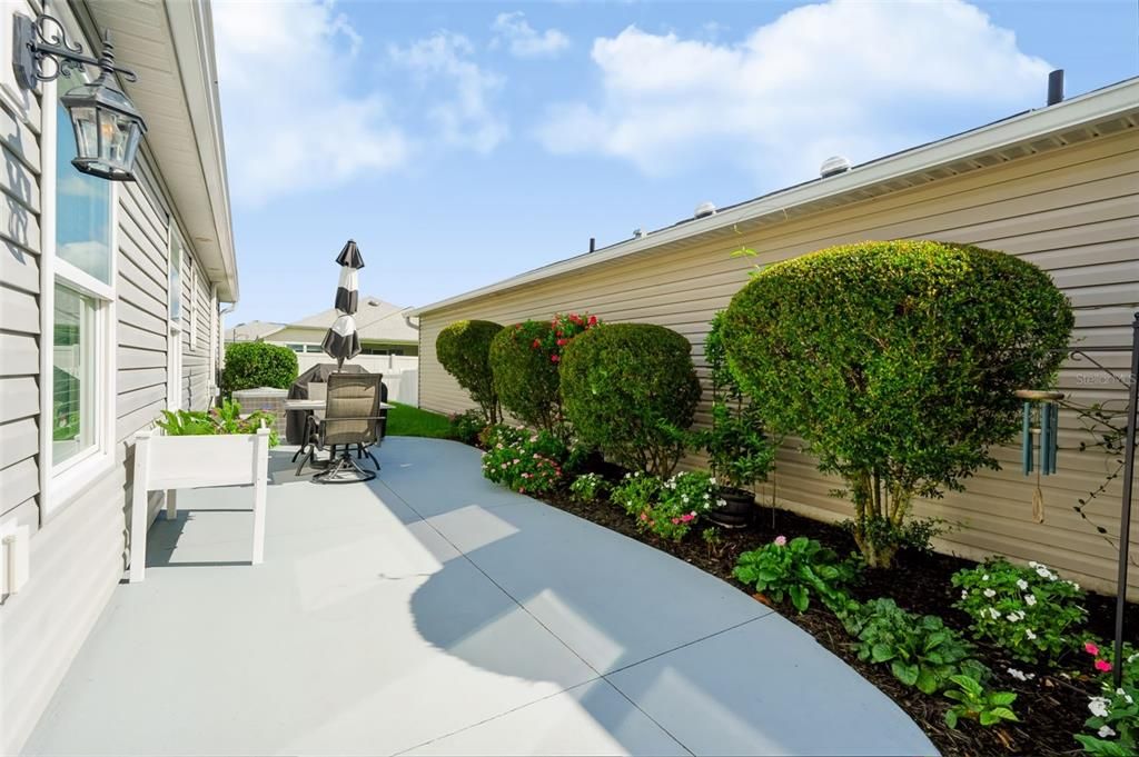 For Sale: $359,500 (3 beds, 2 baths, 1426 Square Feet)
