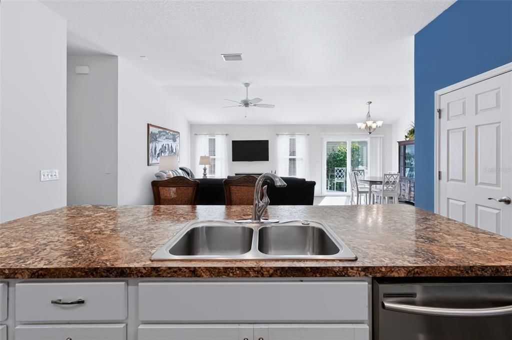 For Sale: $359,500 (3 beds, 2 baths, 1426 Square Feet)