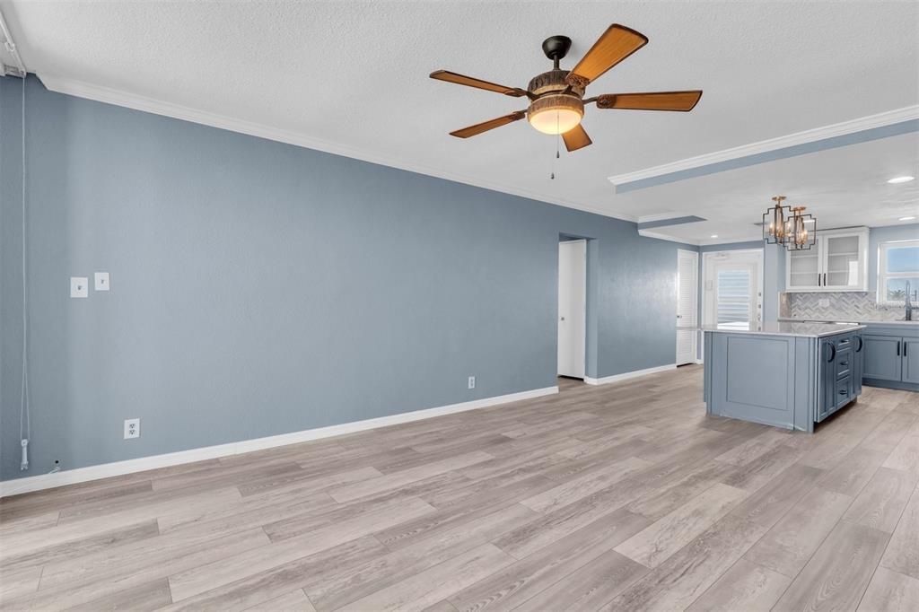 For Sale: $469,000 (1 beds, 1 baths, 790 Square Feet)