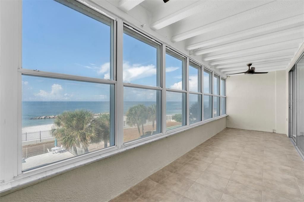 For Sale: $469,000 (1 beds, 1 baths, 790 Square Feet)
