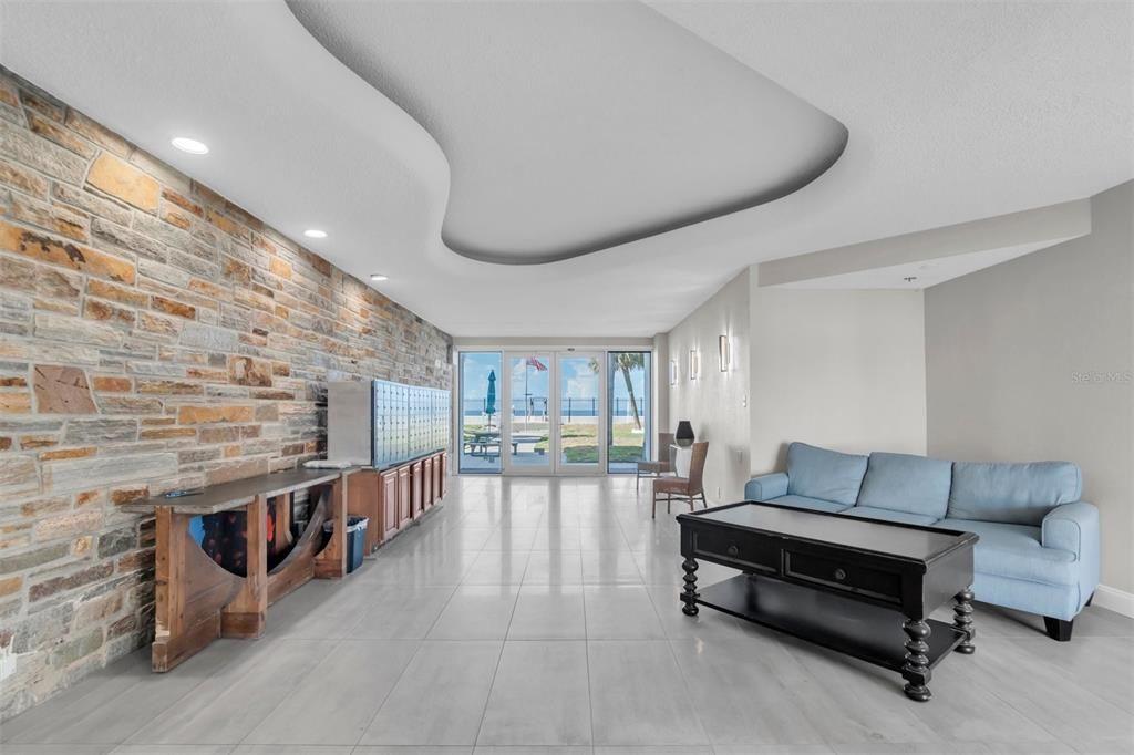 For Sale: $469,000 (1 beds, 1 baths, 790 Square Feet)