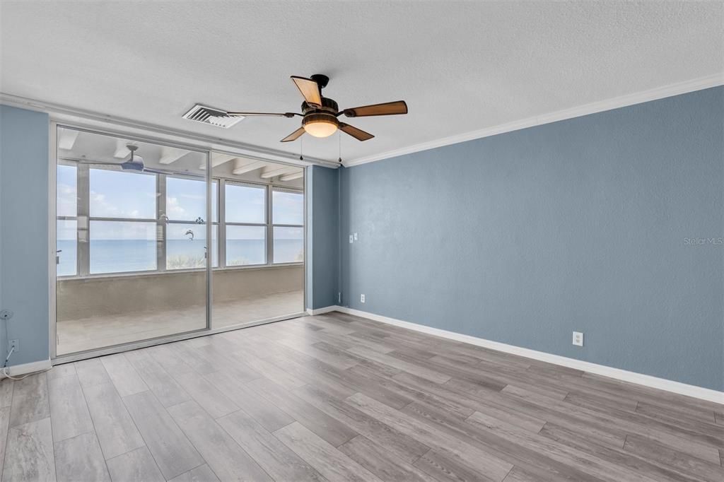 For Sale: $469,000 (1 beds, 1 baths, 790 Square Feet)