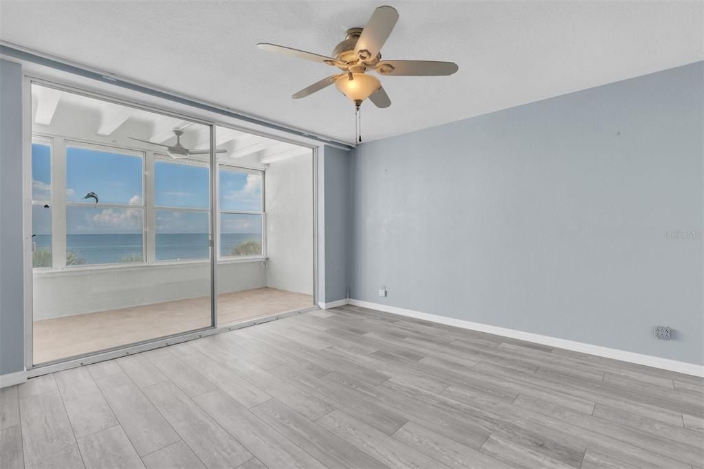 For Sale: $469,000 (1 beds, 1 baths, 790 Square Feet)