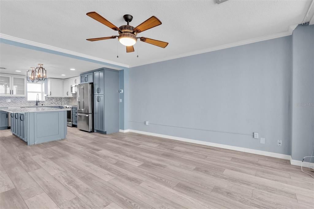 For Sale: $469,000 (1 beds, 1 baths, 790 Square Feet)