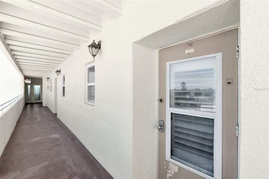 For Sale: $469,000 (1 beds, 1 baths, 790 Square Feet)