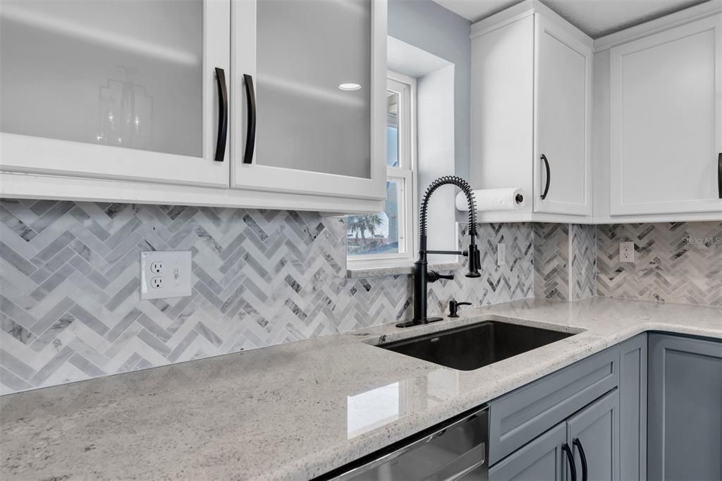 For Sale: $469,000 (1 beds, 1 baths, 790 Square Feet)