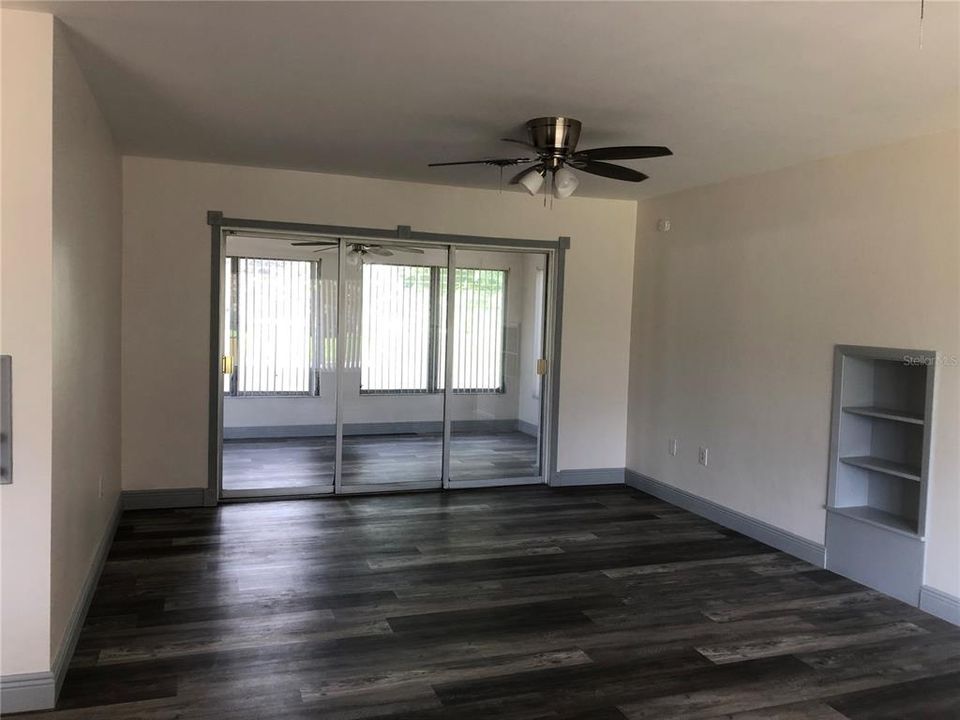 For Sale: $325,000 (2 beds, 2 baths, 1142 Square Feet)