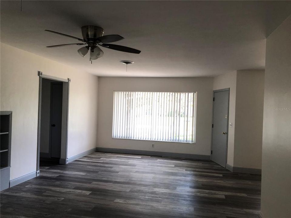 For Sale: $325,000 (2 beds, 2 baths, 1142 Square Feet)