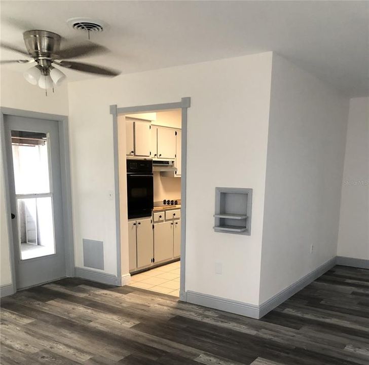 For Sale: $325,000 (2 beds, 2 baths, 1142 Square Feet)