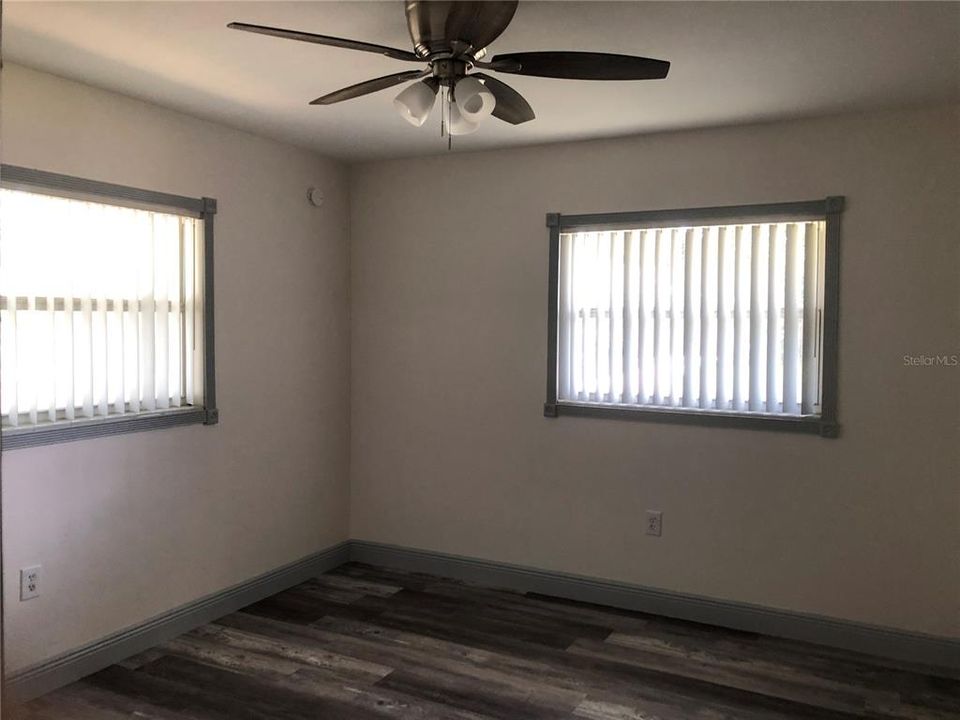 For Sale: $325,000 (2 beds, 2 baths, 1142 Square Feet)