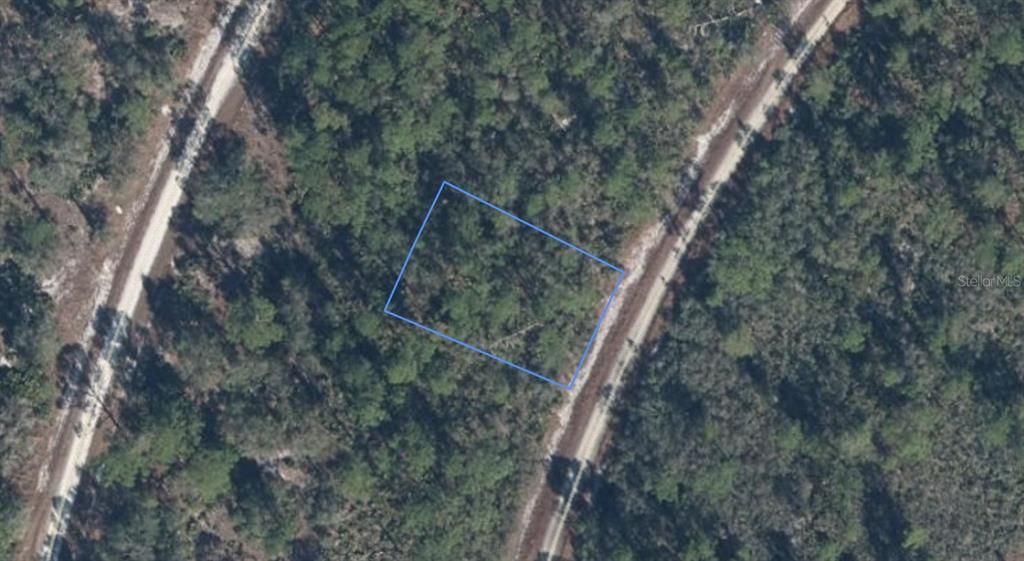 На продажу: $13,000 (0.24 acres)