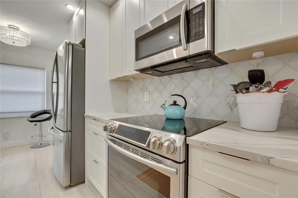 На продажу: $249,900 (2 спален, 2 ванн, 1000 Квадратных фут)
