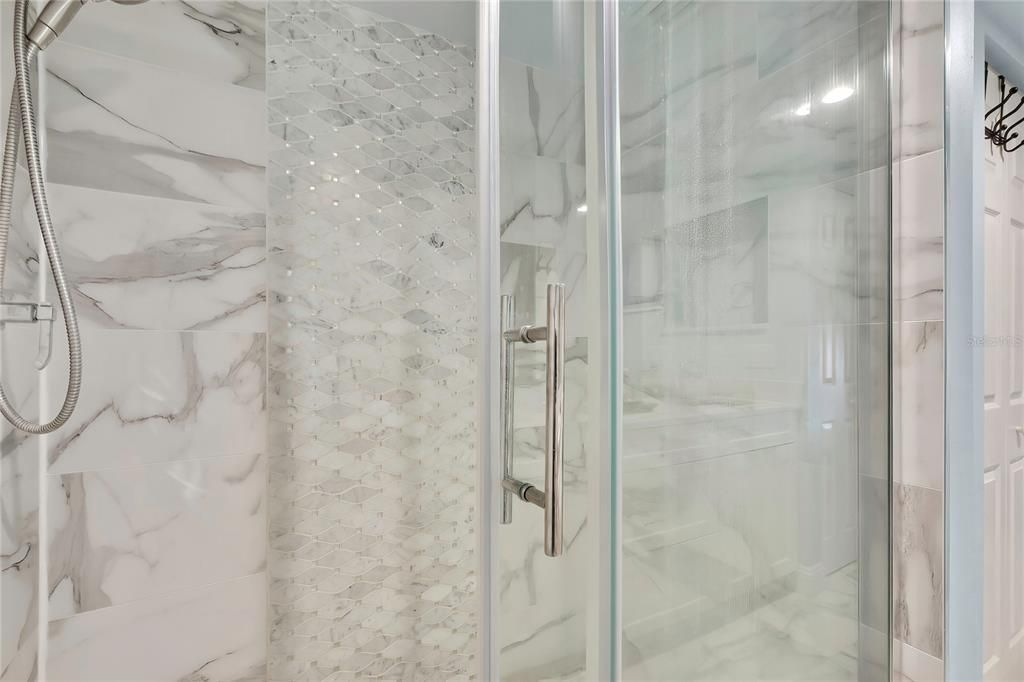 На продажу: $249,900 (2 спален, 2 ванн, 1000 Квадратных фут)