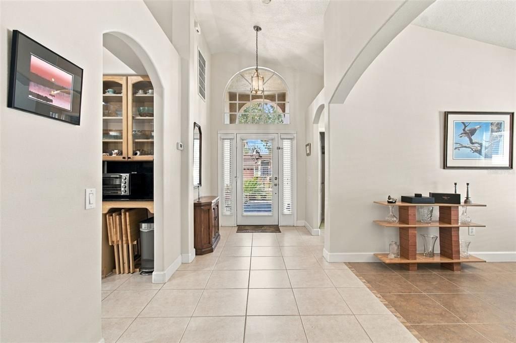 En Venta: $464,900 (4 camas, 3 baños, 1904 Pies cuadrados)