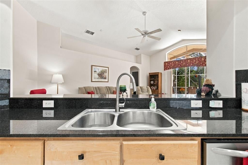 En Venta: $464,900 (4 camas, 3 baños, 1904 Pies cuadrados)