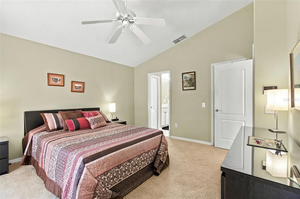 En Venta: $464,900 (4 camas, 3 baños, 1904 Pies cuadrados)
