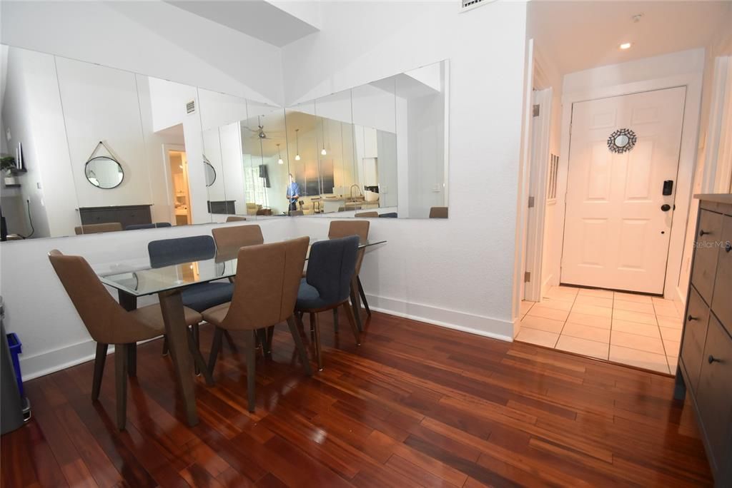 В аренду: $2,900 (1 спален, 1 ванн, 949 Квадратных фут)