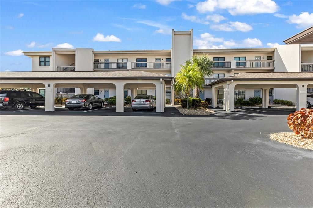For Sale: $274,900 (2 beds, 2 baths, 1111 Square Feet)